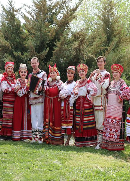 А у нас и тогда поют. Концертная программа ансамбля Астраханская песня