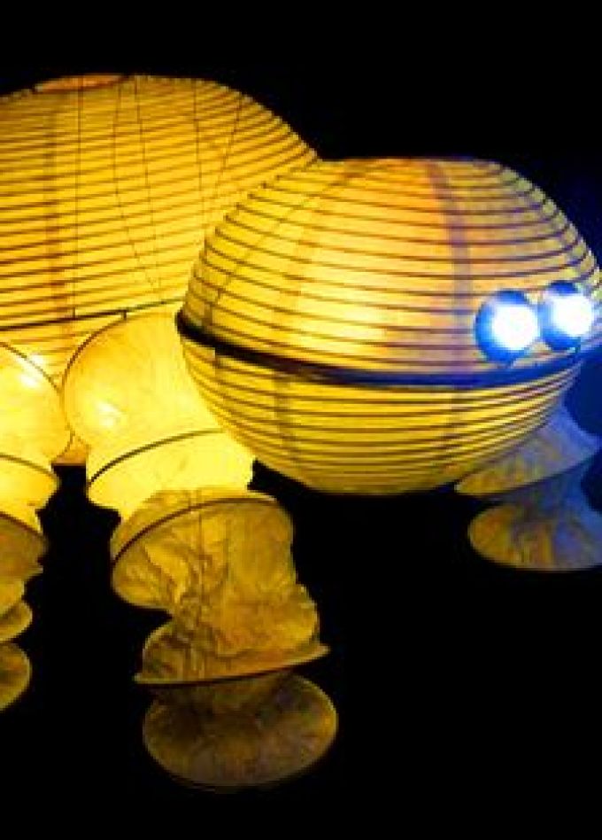 Представление световых кукол: Театр Николая Зыкова (Москва)